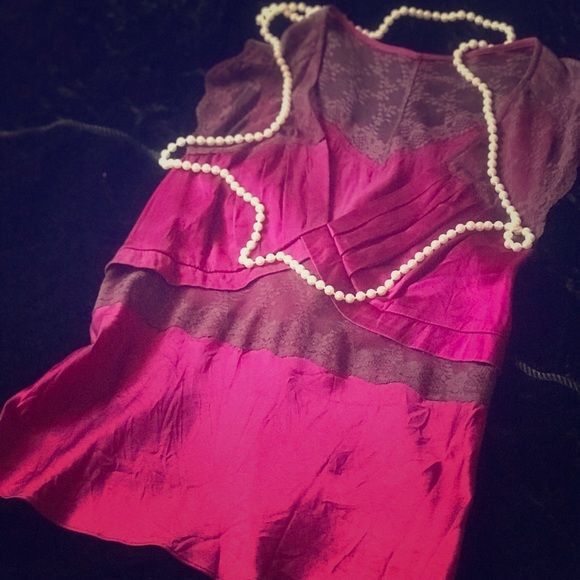 Sexy Silk Top !! ♥️ - Picture 1 of 7